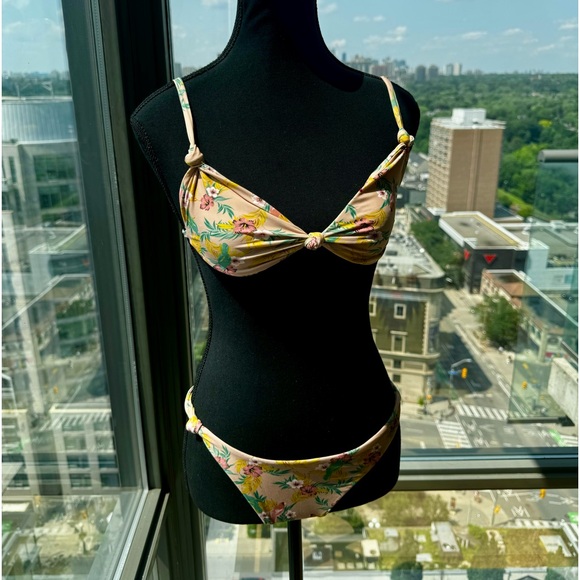🆕 LOVE & LEMONS 🧿 NWOT Antigua Knot Thong Bikini Set - Size Small - Picture 4 of 16